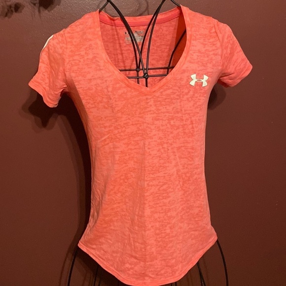Under Armour Tops - Under amour v neck tee shirt